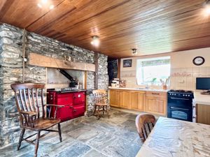 Photo 19- click for photo gallery